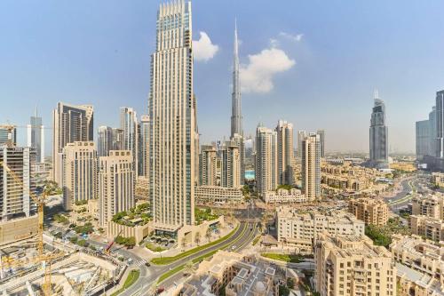 fam Living Ultra Luxury 3BR Burj Khalifa View - image 2