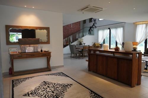 位于乌鲁冷岳的5卧室别墅-平方米|带6个独立浴室 (Maha Casa Villa) in 乌鲁冷岳