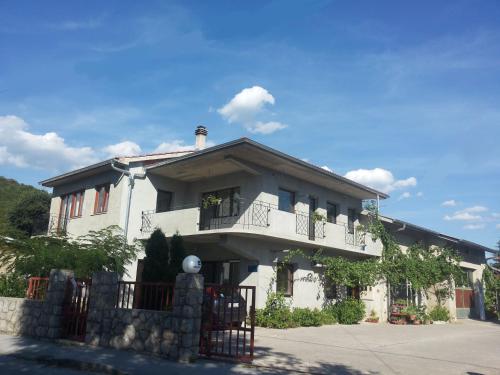 Guest house Sara 1