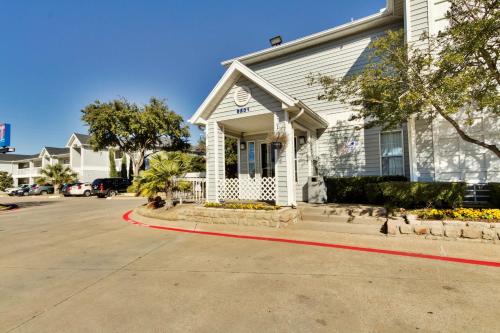 Studio 6-Dallas, TX - Garland - Northeast Hotel (Richardson) from £46