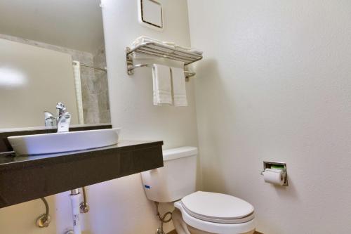 Studio 6-Dallas, TX - Garland - Northeast Stop at Studio 6 Dallas Garland/Northeast to discover the wonders of Dallas (TX). Featuring a complete list of amenities, guests will find their stay at the property a comfortable one. 24-hour front d