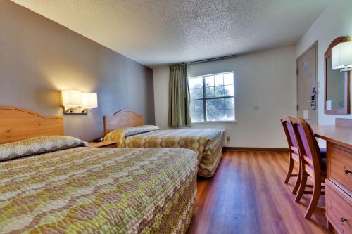 2 double beds