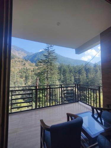 Skats, The Woodpecker Inn Jibhi in Jibhi