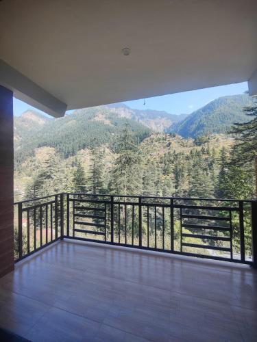 Skats, The Woodpecker Inn Jibhi in Jibhi