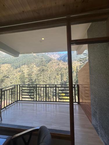 Skats, The Woodpecker Inn Jibhi in Jibhi