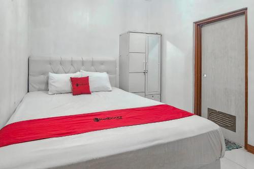 RedDoorz Syariah near Citimall Sukabumi