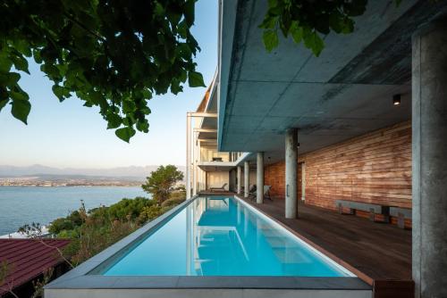 '22 Protea' - Luxury, Style and Elegance - Sleeps 12 in 6 En-suite Bedrooms