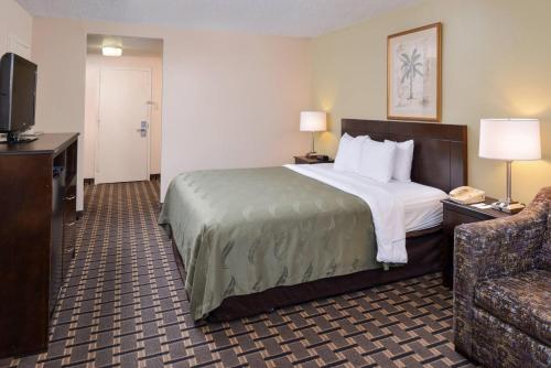 Quality Inn & Suites Montebello - Los Angeles - image 10