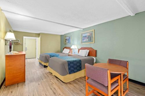 Rodeway Inn Stone Mountain - image 6