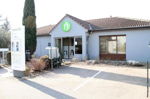 カンパニール リヨン シュッド フェザン