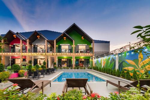 Swimming pool, Kangaroo homestay in Xuan Dam Village