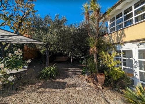 Viesnīcas āriene, Ferienhaus Casa Pino mit eingezäuntem Garten in Ligurien zur Alleinnutzung (Ferienhaus Casa Pino mit eingezauntem Garten in Ligurien zur Alleinnutzung) in Borghetto dʼArroscia