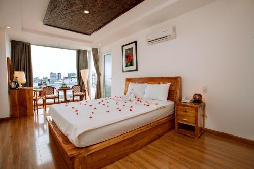 Rex Hotel and Apartment in Phuoc Tien