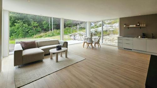 Exterior view, Cabin With Sea Views Near Kristiansand in Hamresanden