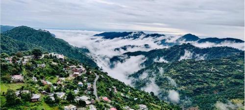 Rodyti, Naini Hill View and Lake Stays in Nainitalas