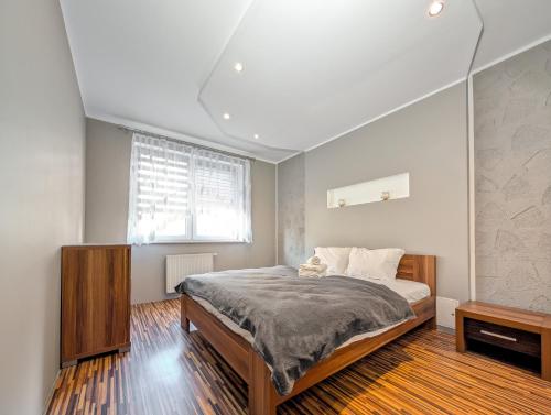 Krzywoustego City Comfort Apartment by BookingHost – khách sạn tại Kowale