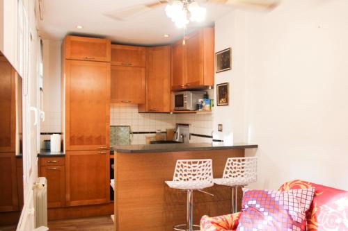Apartment in the heart of Paris quiet and easy - image 6