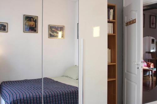 Apartment in the heart of Paris quiet and easy - image 5