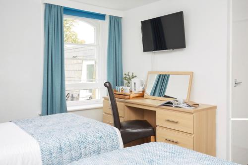 Luccombe Manor Country House Hotel Room Type - Standard Twin Room