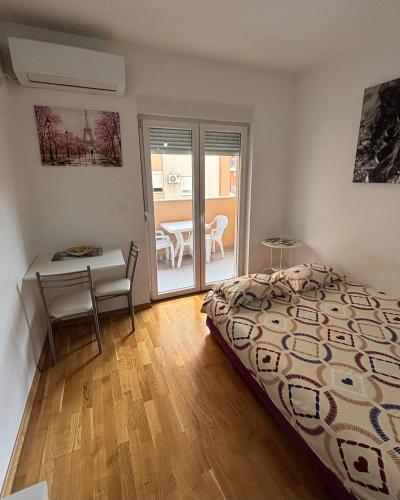 Studio 23, Podgorica