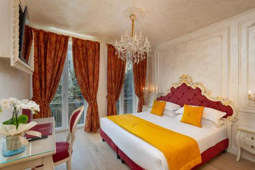 1 king bed, 1 sofa bed