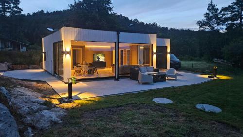 Cabin With Sea Views Near Kristiansand – khách sạn tại Hamresanden