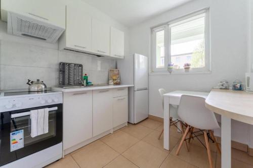 مطبخ, Apartament Gold 2 -Szymanowskiego in Zabobrze
