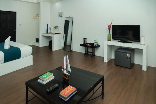 room detail thumbnail 2