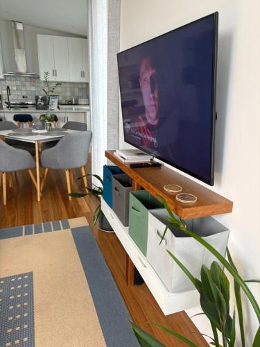 Plumeria Cottage Private Coastal Retreat by Australia No 1 Beach in Cronulla
