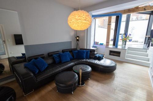 Townhouse Tongeren Center 275m2, 10p - Featured in Designbook in Τόνγκερεν