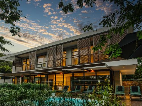 Luxury Villa Aloe Ridge - Eden Rock Luxury Estate, Pennington in Imbabala Forest Estate