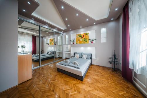 Széchenyi Apartman (IV Deluxe) Miskolc belvárosában – khách sạn tại Kisavas