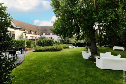 Сад, Le Richebourg Hotel, Restaurant & Spa in Восне-Романе
