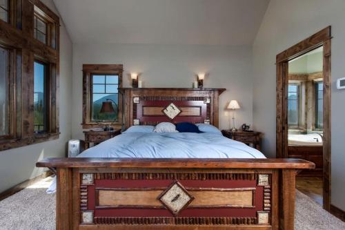 Amazing Log Cabin Rental with Pool Table in the Mountains in West Glacier, Montana in West Glacier (MT)