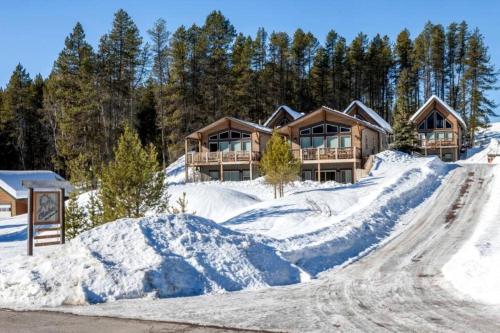 Sunny Mountain Cabin for a Group Getaway in West Glacier, Montana in 西冰河(蒙大拿州）