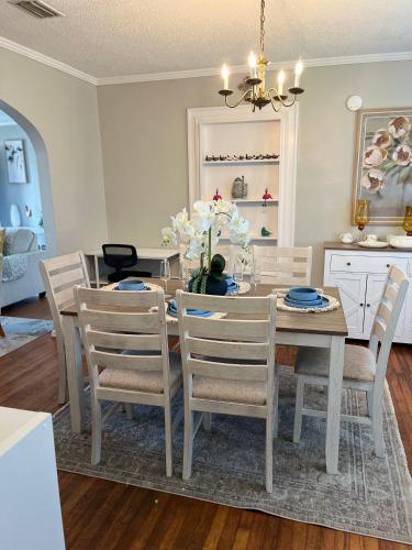 Charming 3BR Minutes to Moody AFB, Downtown & VSU in 華爾多斯塔