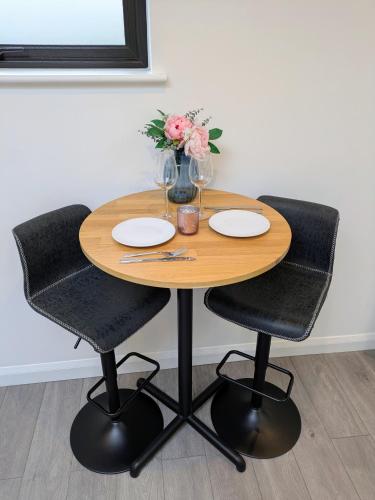 設施, Bright one bedroom apartment with garden in 阿默舍姆