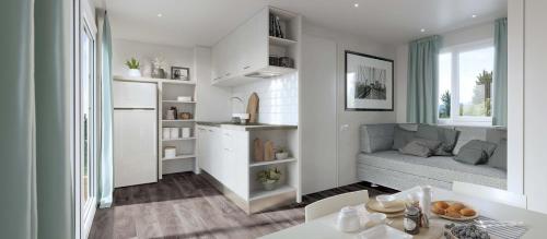 1 queen bed, 2 twin beds, 1 sofa bed