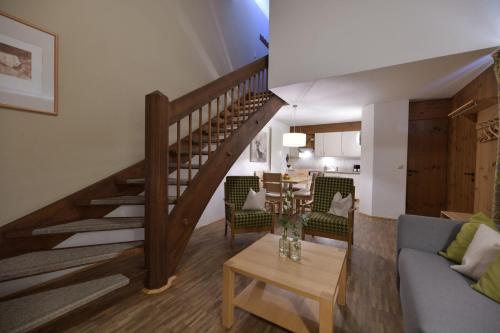 2 bedrooms, 5 beds