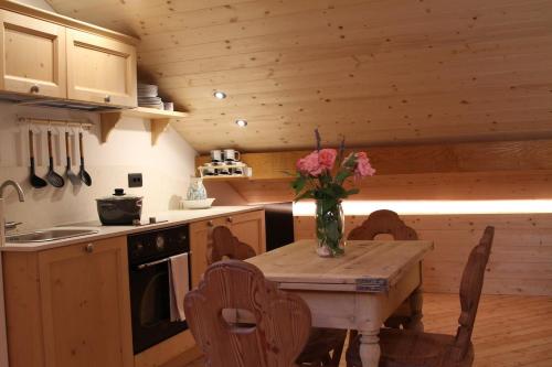 Attic loft with park in the shadow of the Dolomites in Sospirolo