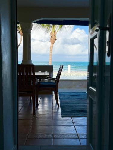 Beachfront Luxury Bungalow Private Premium Pool in Plaja Fortuna
