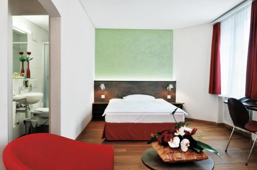 1 queen bed