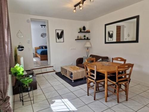 Maison 3 personnes entre lac et foret in Léry