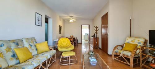 Apartamento amplo em andar alto com vista para praia – khách sạn tại Morro do Maluf