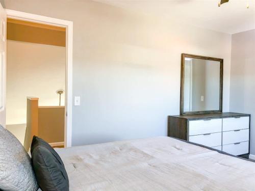 5218 Beach Drive B - image 10