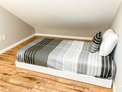 5218 Beach Drive B - image 9