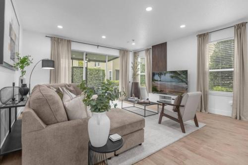 Guestroom, Modern Winter Park Townhome in Prime Location in Orlando East