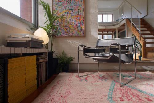 Sleek and Light filled Inner City Loft Apartment - image 5