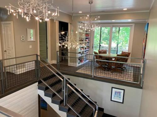 25-Bed, Amenity-Rich Estate in a Private Forest in 斯普林城