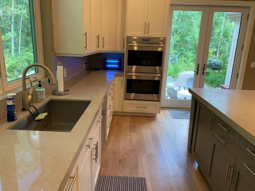 25-Bed, Amenity-Rich Estate in a Private Forest in 斯普林城